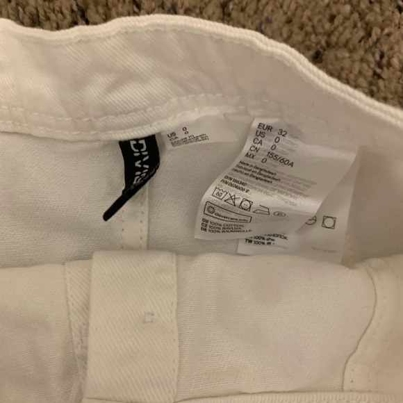 H&M Button up mini skirt - Picture 3 of 3